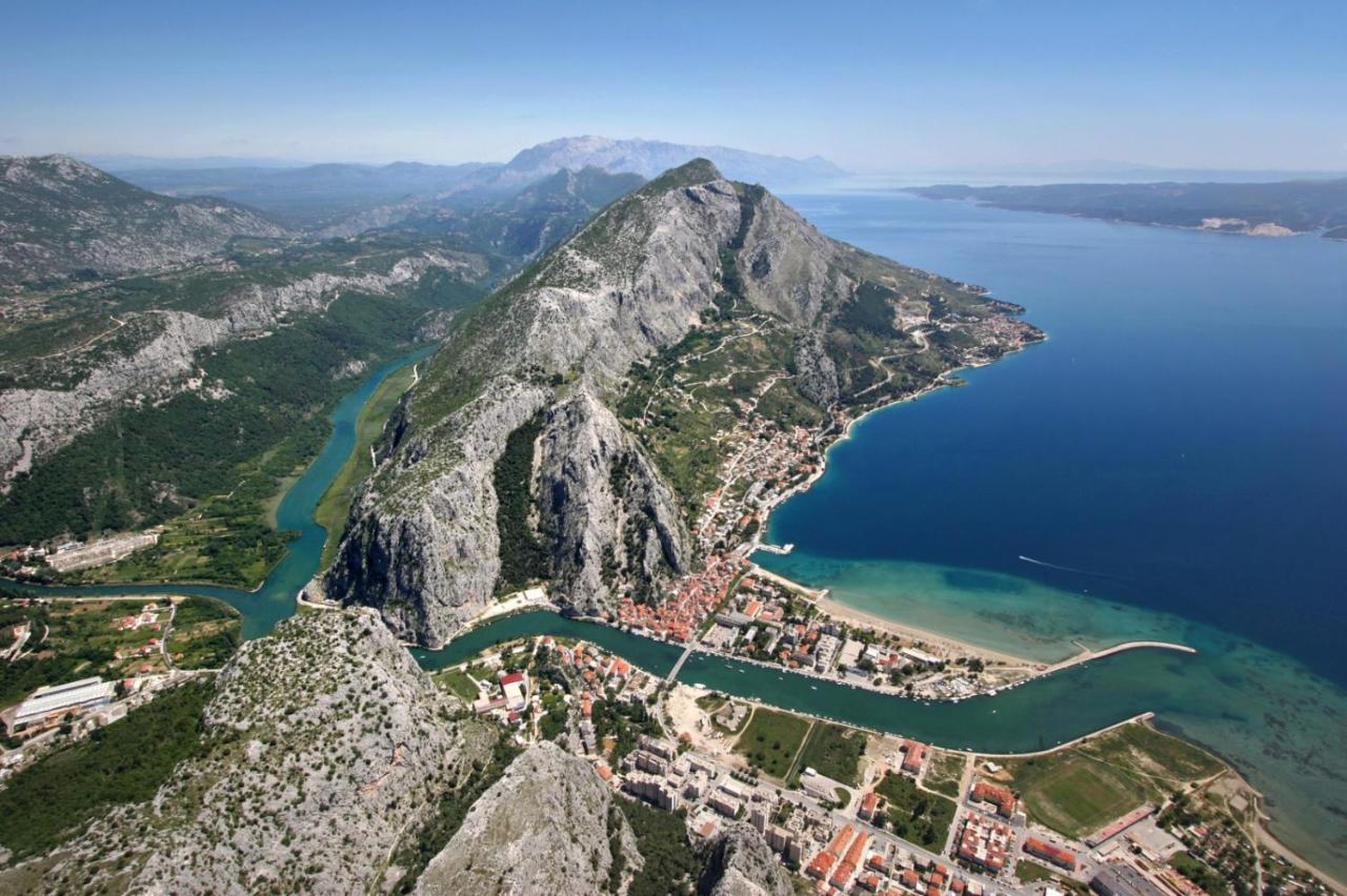 Apartment In Omis With Sea View, Balcony, Air Conditioning, Wi-Fi Exterior photo